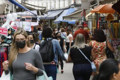 Índice de Confiança do Consumidor Recua 0,4 Ponto em Julho
