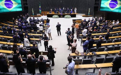 Candidaturas a deputado federal em 2026: queda de quase 20% e renovação em alta (15)