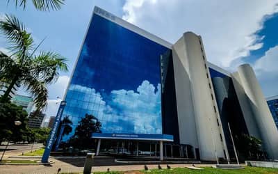 INSS e bancos fecham em dias de feriados, mas serviços digitais continuam disponíveis (30/10 e 02/11)