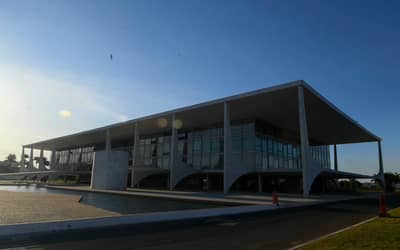 Presidência em disputa: Flávio Bolsonaro e Lula se preparam para o segundo turno