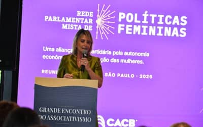 Simplificação tributária, crédito e independência feminina orientam manifesto entregue pelo CMEC a Flávio Bolsonaro